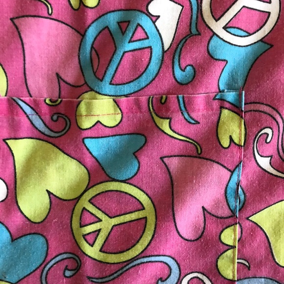 Heart and peace sign scrub top - Picture 2 of 4